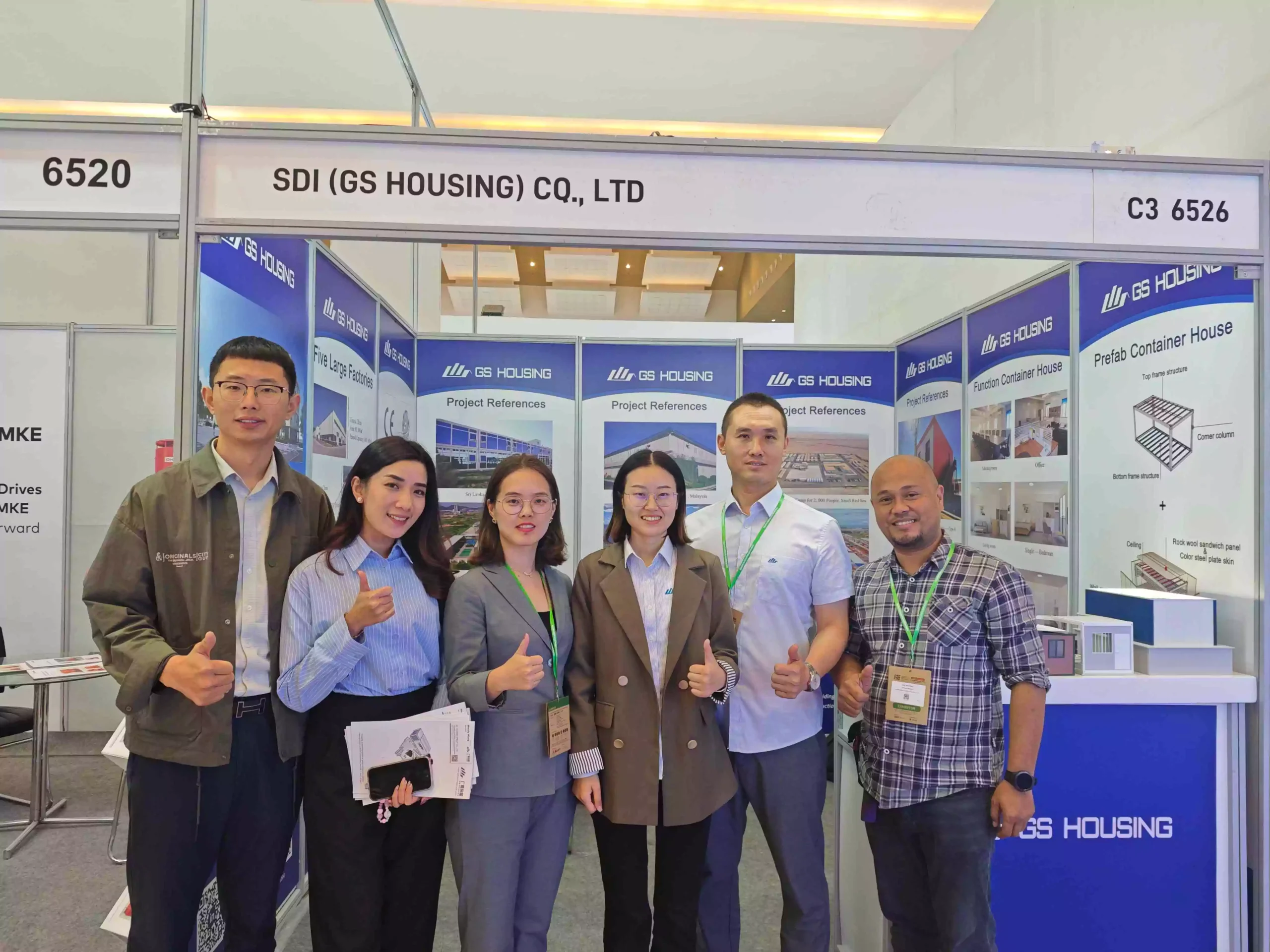 6-persons-in-the-expo